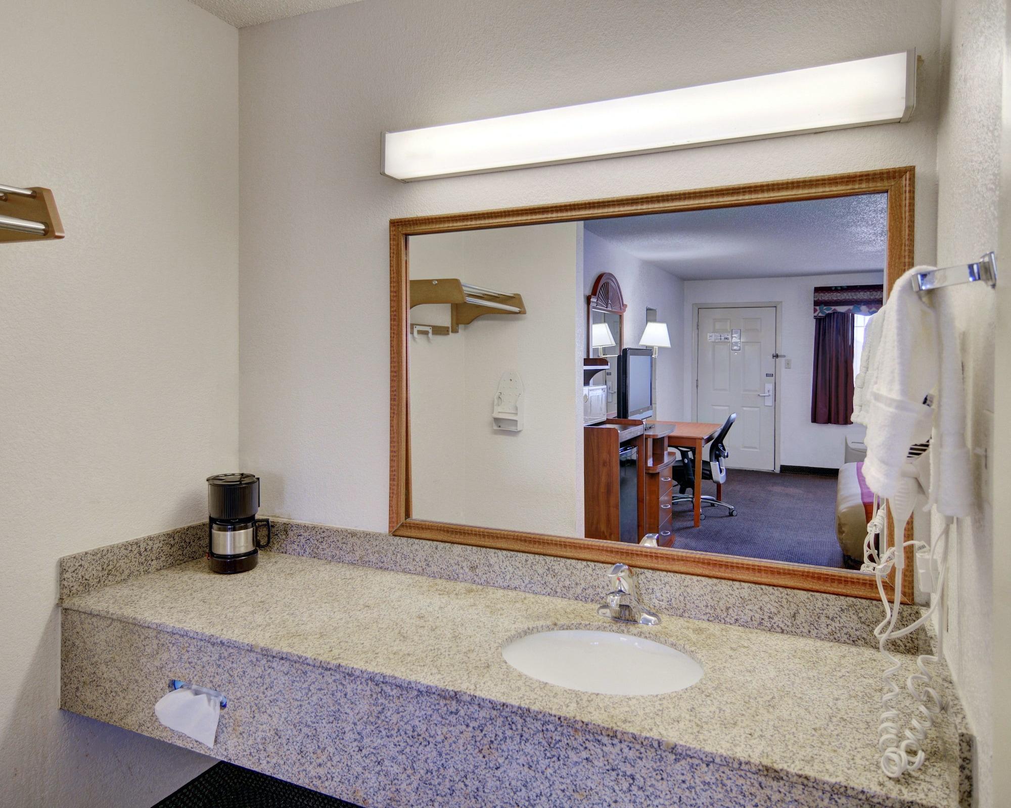 Econo Lodge Decatur Esterno foto